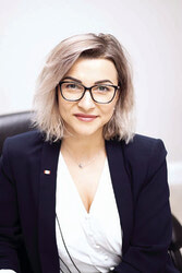 Лицензированный иммиграционный консультант.