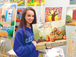 Segal Art School. «Я горжусь своими учениками, - говорит Надя Сегал, основатель этой известной художественной школы. - Они живут, создавая прекрасное, воплощая свои идеи в жизнь, и видят по-другому краски окружающего мира - яркими, чистыми, добрыми...» Читайте стр. 14-15. 