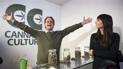 Владельцами магазинов сети Cannabis Culture являются ведущий активист движения за легализацию марихуаны Марк Эмери и его жена (на фото). 
