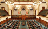 Тур для всей семьи по зданию Законодательного собрания Онтарио -  в течение 90 минут вы познакомитесь с его историей, узнаете в форме веселой игры, как работает парламент...