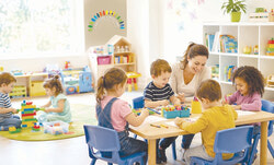 Семейная атмосфера в Carousel Child Care.  Детский сад “Карусель”  уже 26 лет остаётся важным центром дошкольного образования для русскоязычных семей Торонто, сочетая профессиональные стандарты Онтарио и тёплую, почти домашнюю атмосферу. Основатель центра Белла Абрамович подчёркивает, что с самого начала главной идеей было создать пространство, где ребёнка воспринимают как уникальную личность, а не просто готовят к школе. По её словам, ключевой принцип работы - уважение к ребёнку и поддержка его эмоционального благополучия, которое напрямую влияет на развитие и обучение. Сегодня Carousel продолжает работать по современным образовательным программам Онтарио, оставаясь местом, которому родители доверяют самое ценное - своих детей. Читайте стр.7.