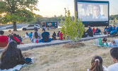 Downsview-парк - это последнее место, где этим летом можно посмотреть популярные кинопоказы Торонто под открытым небом...