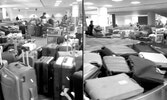 Видео TikTok  показывает хаос в зоне выдачи багажа Toronto Pearson...