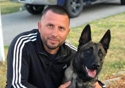 Eli Dog Trainer. «Часто мне приходится начинать с хозяина, учить его чувствовать свою собаку, - говорит Эли Чагаев, профессиональный тренер-кинолог, который занимается любимым делом уже 16 лет. - И только тогда приходит взаимопонимание, а вместе с ним - успех!»  Читайте интервью на стр. 5.