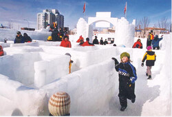 Barrie Winterfest. 2 – 3 февраля, Heritage Park & Downtown Barrie, www.barrie.ca/Culture/Festivals/Pages/Winterfest.aspx
Традиционный зимний праздник в Бэрри является одним из самых популярных зимних праздников в Онтарио. В программе фестиваля: горячий завтрак, шоу мастеров-лесорубов, снежные скульптуры, показательные выступления зимних велосипедистов, заплывы «моржей», снежные и ледяные горки, музыкально-развлекательная программа, аттракционы, катание на сноубордах, шоу воздушных змеев и многие другие события для детей и взрослых.

